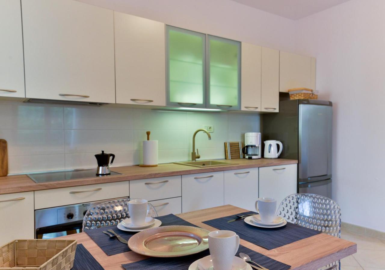 Apartments Leona أوماغ المظهر الخارجي الصورة